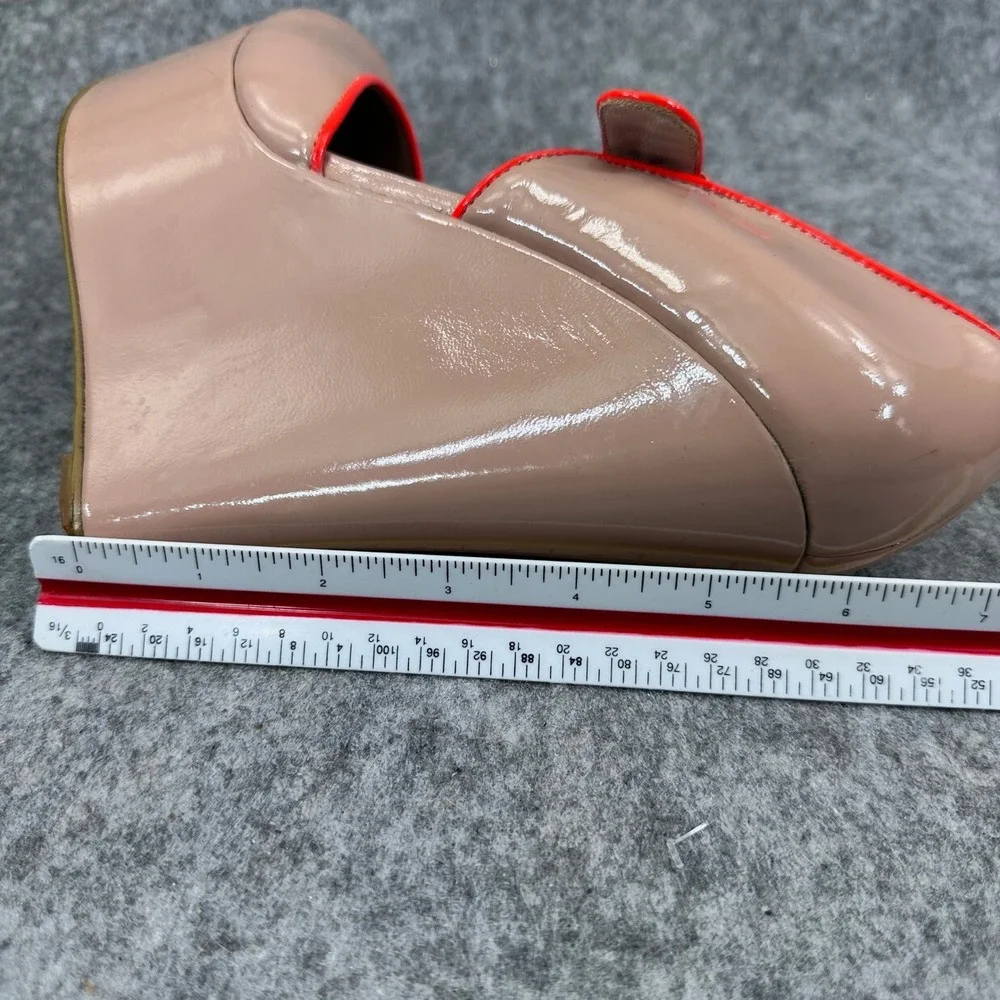 Cynthia Rowley Nude Patent Leather Neon Orange Piping Wedge Mary Jane Pumps 38.5